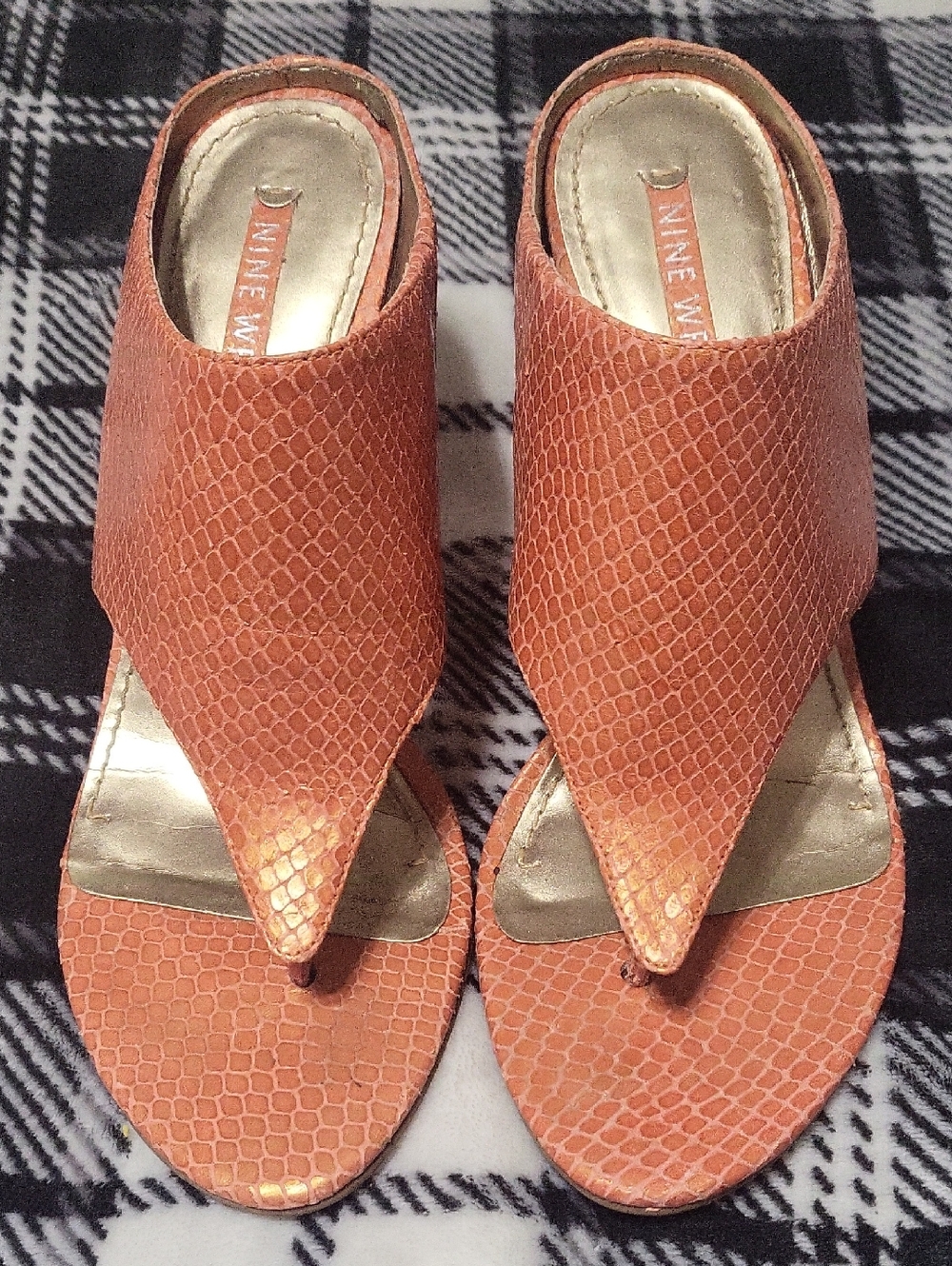 Nine West Coral Textured Thong Sandals